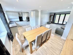 Kitchen/diner/lounge- click for photo gallery